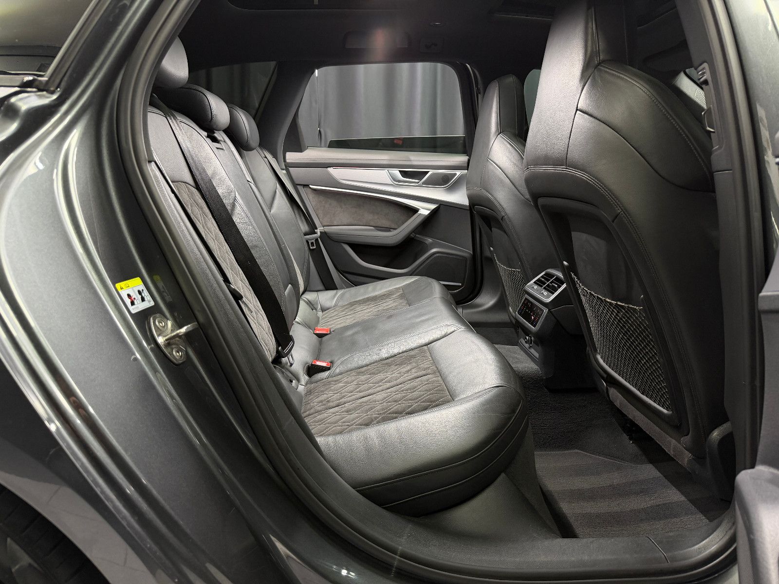 Fahrzeugabbildung Audi RS6 Avant 4.0 TFSI quattro |KERAMIK|B/O