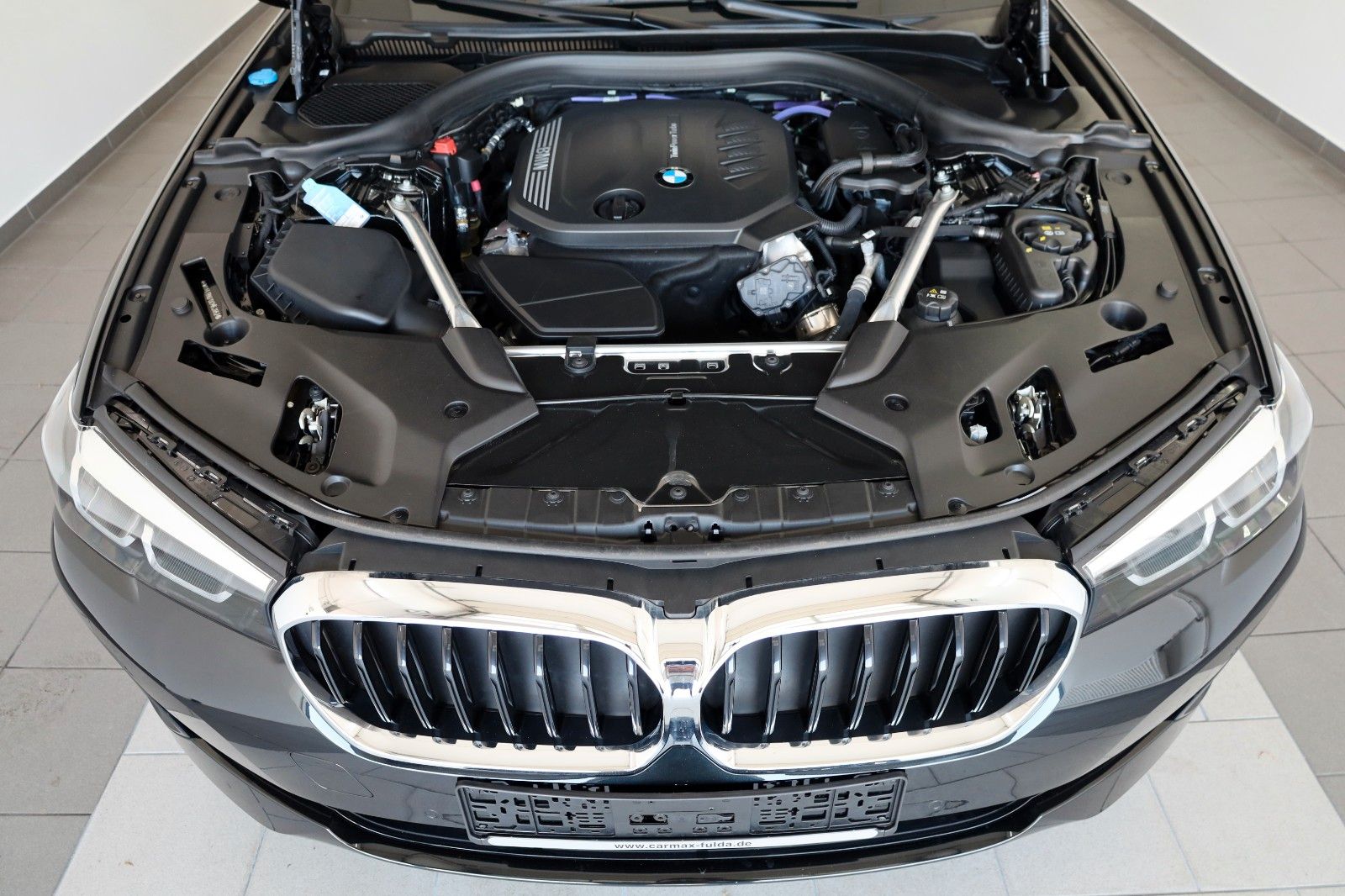 Fahrzeugabbildung BMW 520d xDrive Touring Leder,Navi,LED,Kamera,SH+Sta