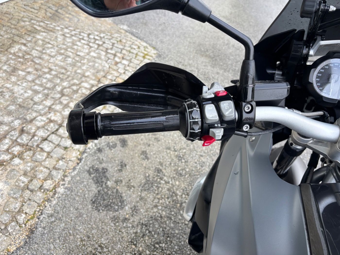Fahrzeugabbildung BMW R 1200 GS LC aus 1. Hand Komfort- und Dynamik-Pa