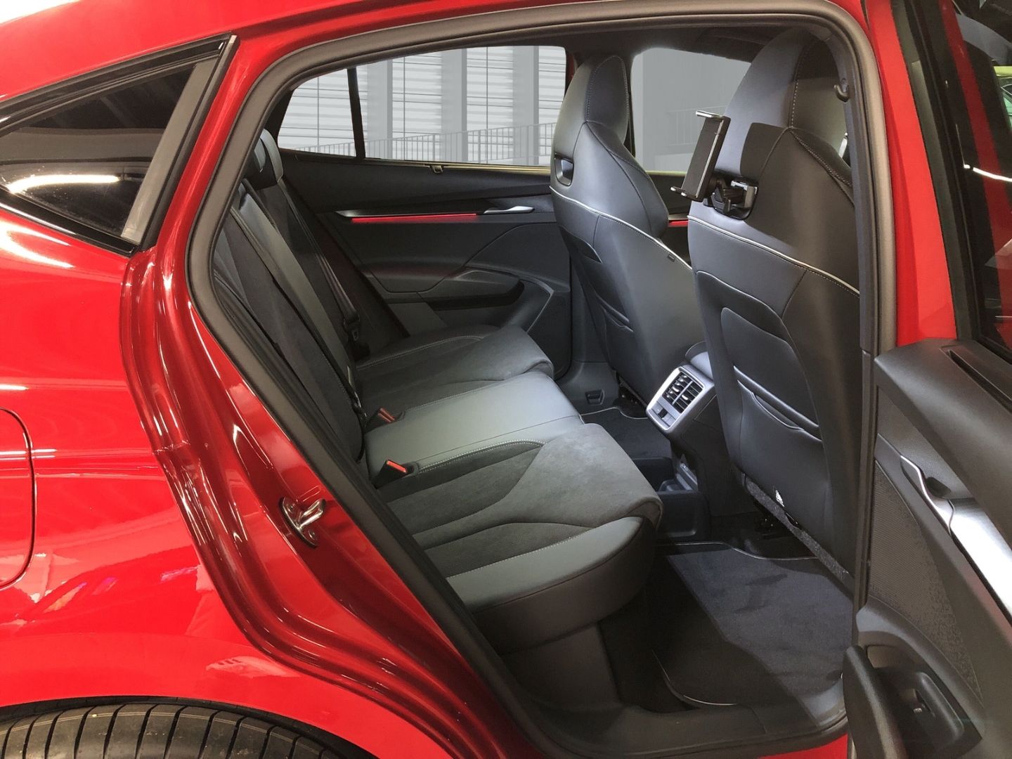 Fahrzeugabbildung SKODA Enyaq Coupe 85 Sportline 77 kWh AD AHK Navi Digi