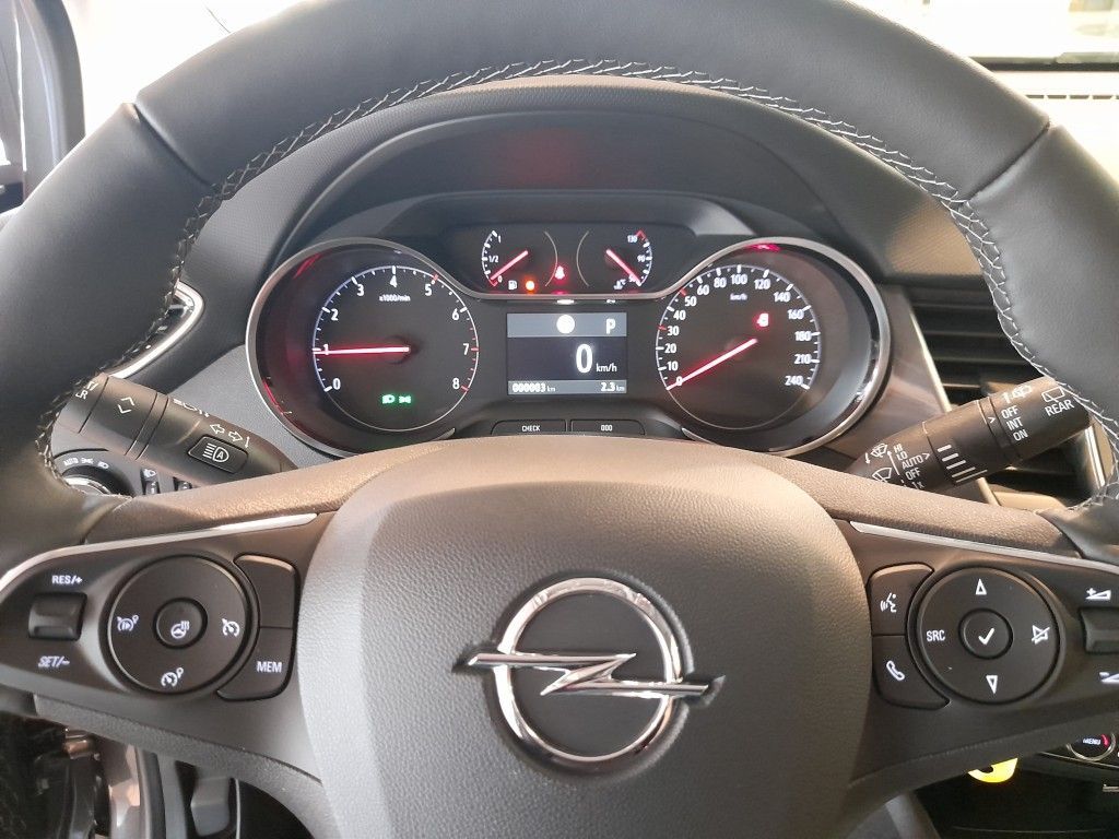 Fahrzeugabbildung Opel Crossland 1.2 Automatik Elegance