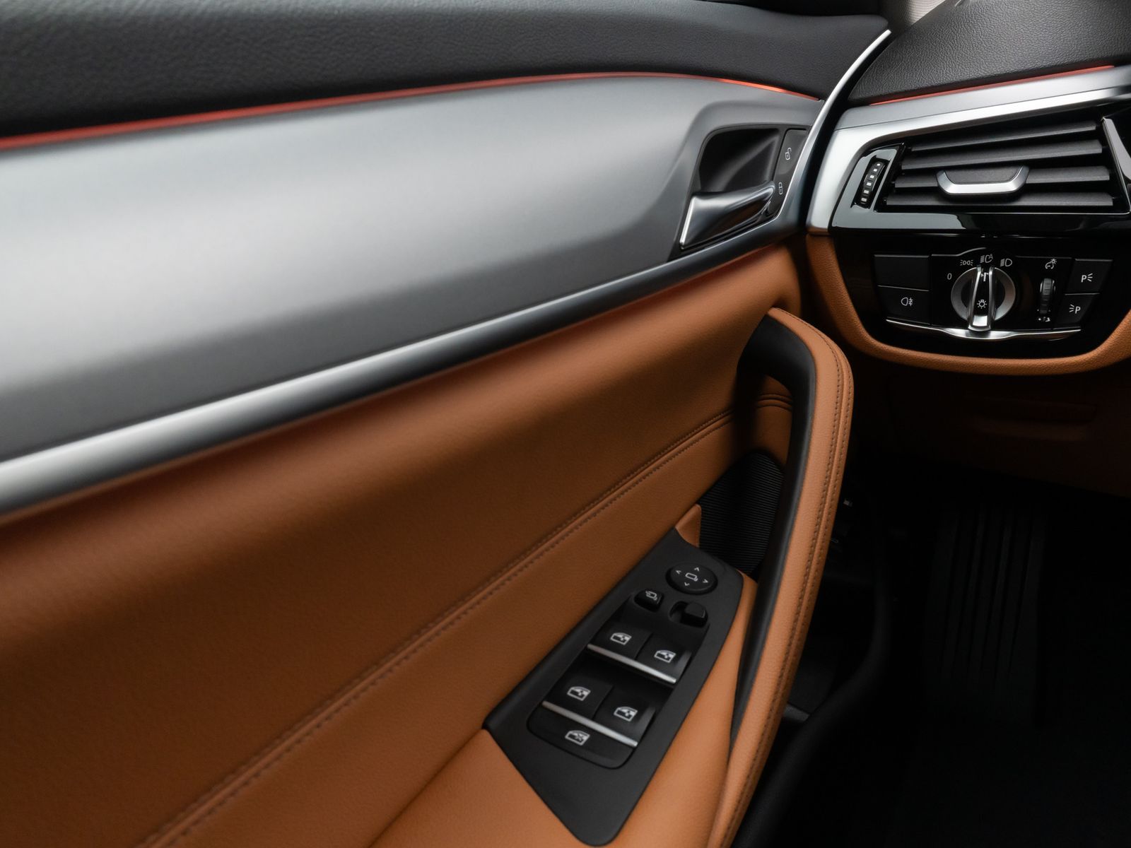 Fahrzeugabbildung BMW 530e xD Laser Kamera HUD DAB HiFi 4xKlima AHK