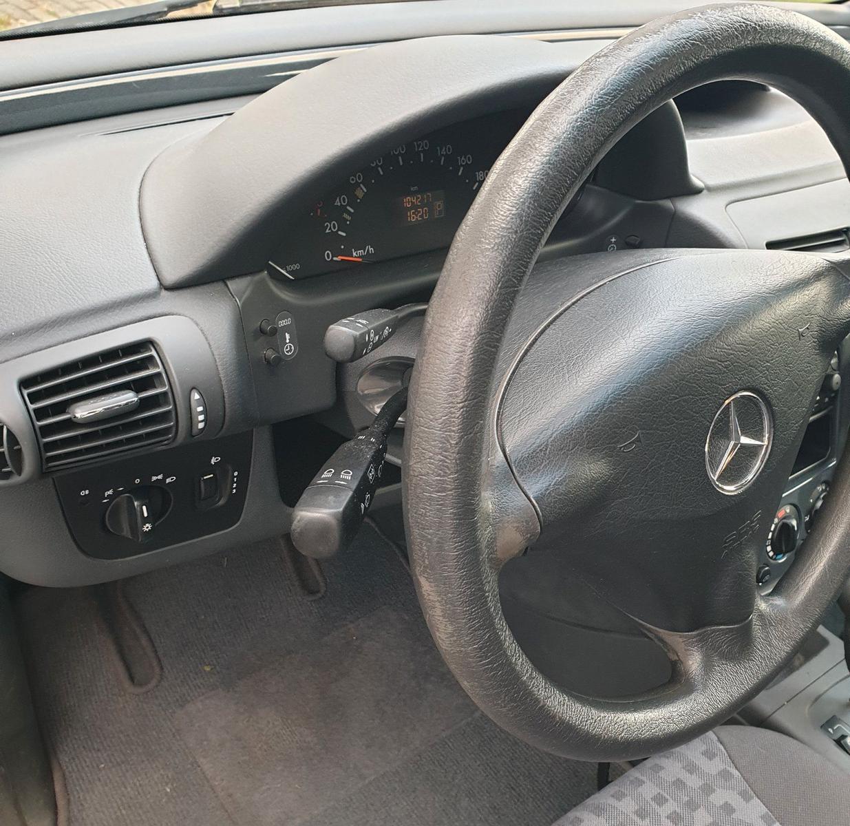 Mercedes-Benz Vaneo 2004 — photo 12