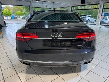 Audi A8 - 8