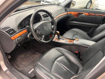 Mercedes E 320 - 8