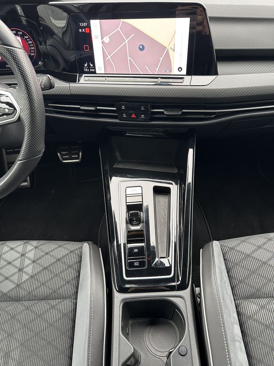 Fahrzeugabbildung Volkswagen Golf Variant R-Line 4Motion NAV+LED+AHK+ACC+17ZO