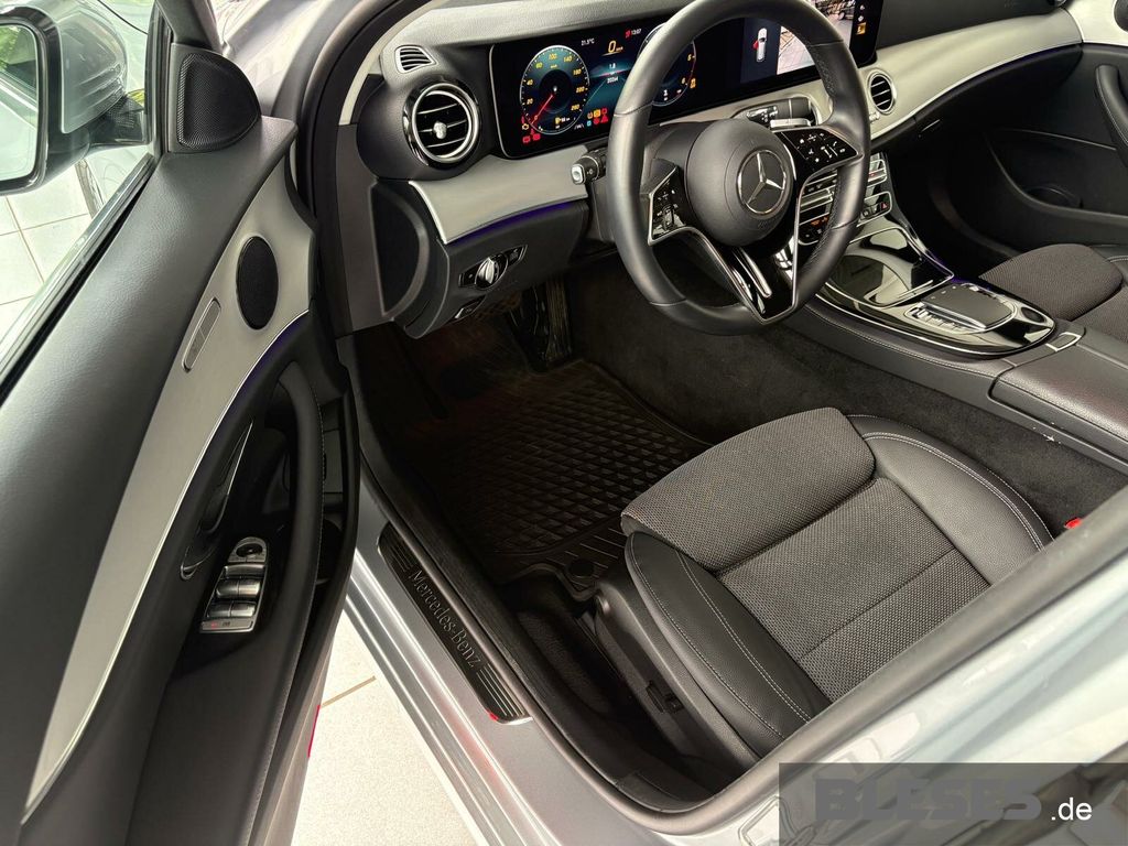 MERCEDES-BENZ E 220 – Bild 13