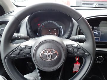 Fahrzeugabbildung Toyota Aygo X 1.0 Play, Kamera, ACC