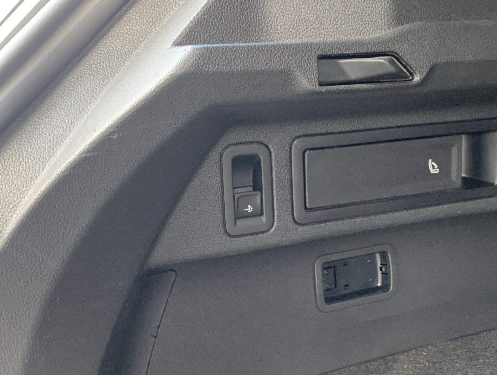 Fahrzeugabbildung Volkswagen Tiguan 2.0 TDI*R-Line*4Motion*Leder*AHK*Cam*Navi