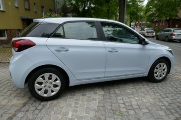 Fahrzeugabbildung Hyundai i20 Select aus 1. Hand
