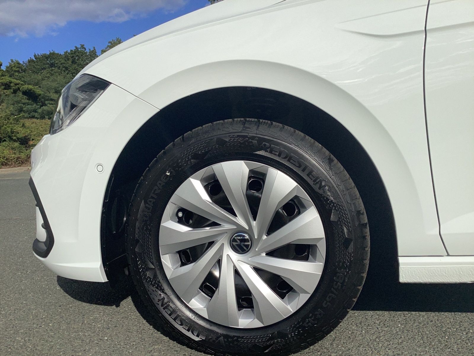 Fahrzeugabbildung Volkswagen Polo Life TSI DSG LED ACC SH RearView Climatroni