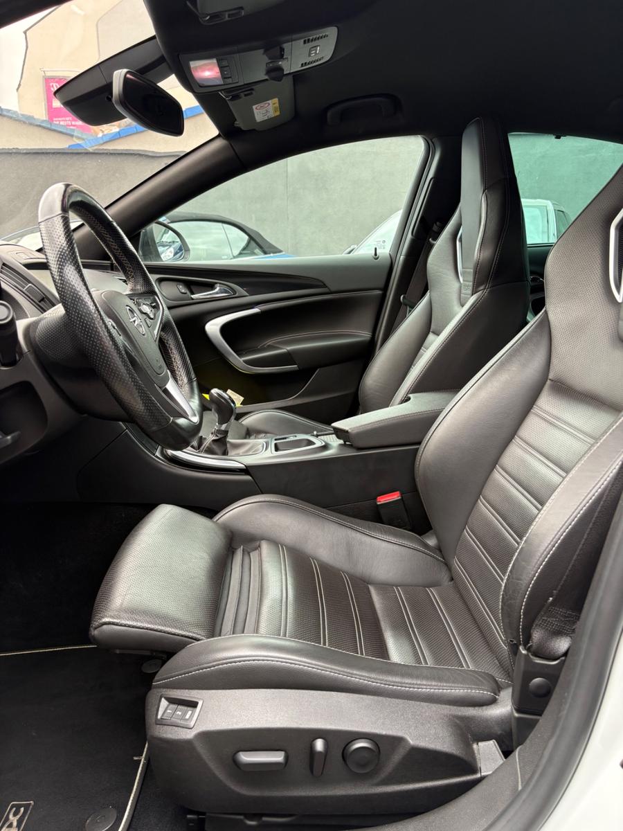 Opel Insignia OPC 4x4 UNLIMITED SPUR/TOT/NAVI/ACC/SZH