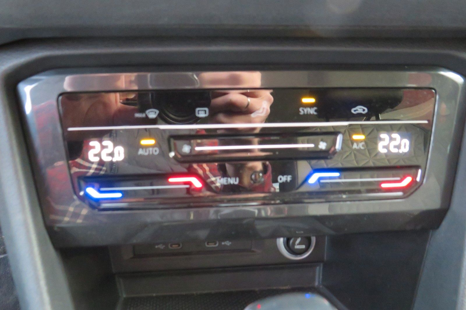 Fahrzeugabbildung Volkswagen Tiguan Life TDI DSG AHK NAVI KAMERA LED ACC GJ