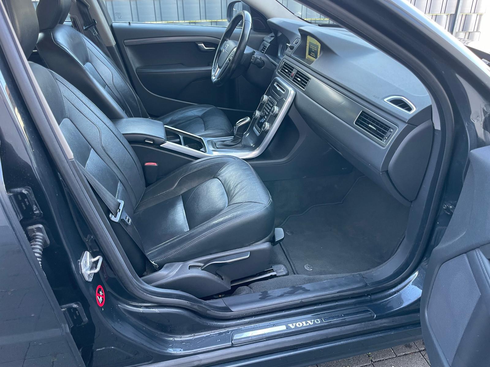 Volvo V70 2015 — photo 21