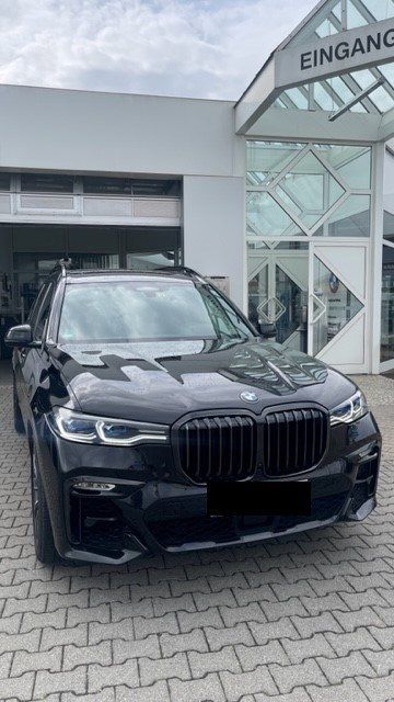 Fahrzeugabbildung BMW X7 M50i TV Funktion, Aktivlenkung B&W Surround