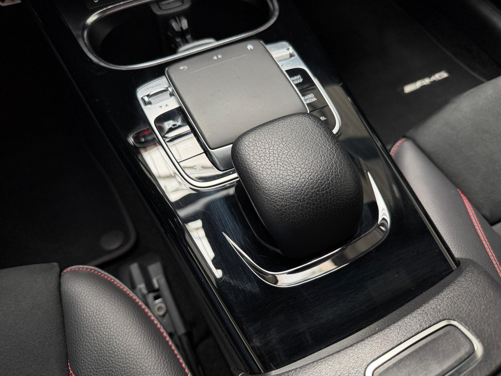 Mercedes-Benz A 220 AMG DCT+MBUX+MULTIBEAM+AKTIVPARK+KAMERA+19