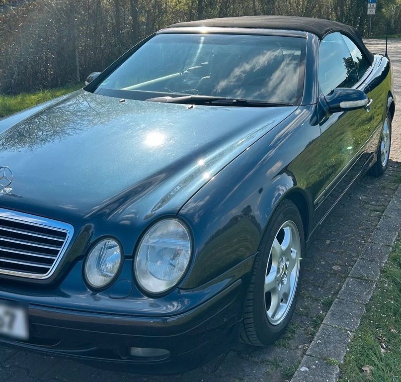 Mercedes-Benz CLK 320