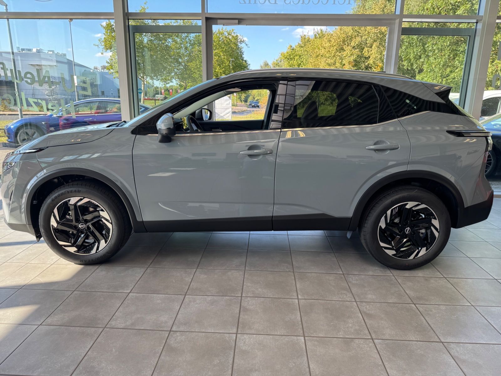 Fahrzeugabbildung Nissan Qashqai 1.3 DIG-T Xtronic N-Connecta/sofort