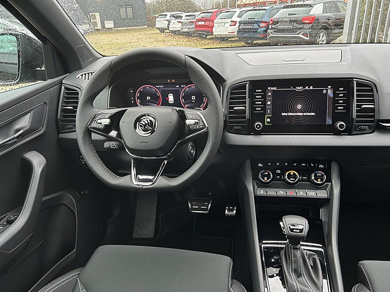 Fahrzeugabbildung SKODA Karoq Sportline 2.0 TSI DSG 4x4 Navi ACC LED