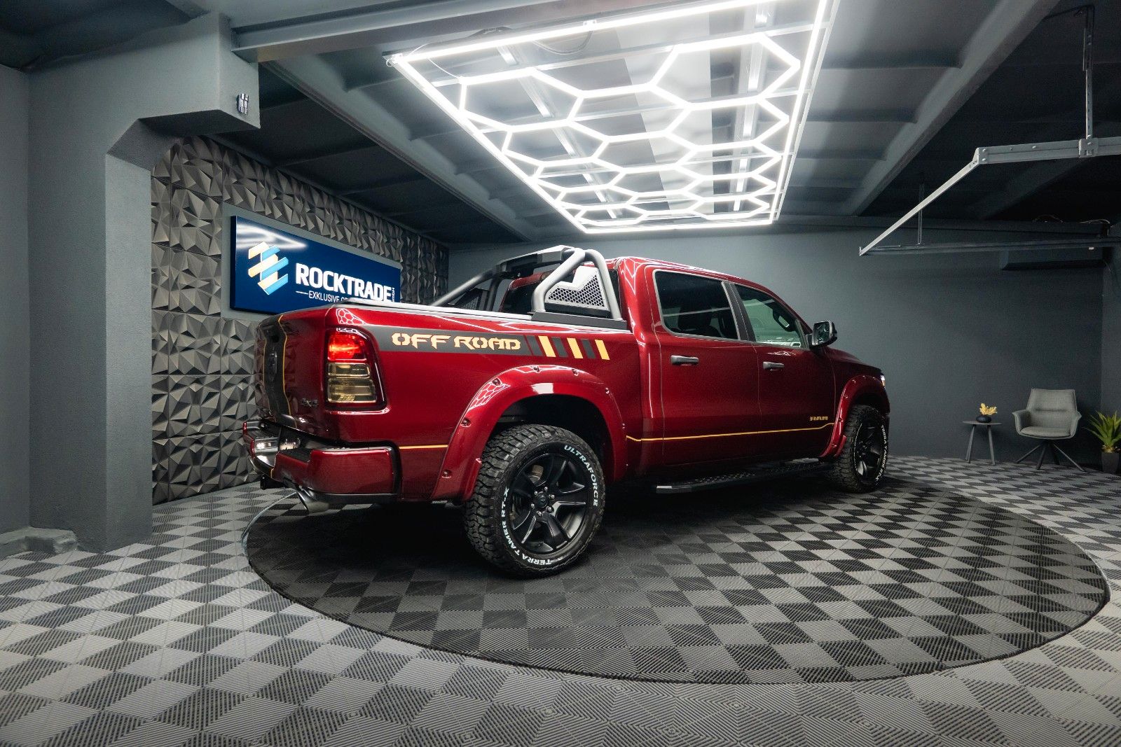 Fahrzeugabbildung Dodge RAM 5.7 V8 HEMI 4x4 OFFROAD Night-Paket *LED*19%