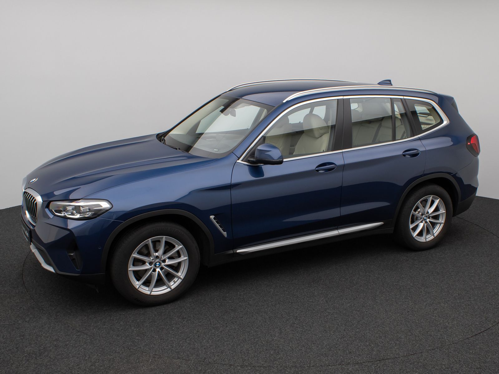 Fahrzeugabbildung BMW X3 xD20d Kamera HUD DAB HiFi Komfort Leder Sport