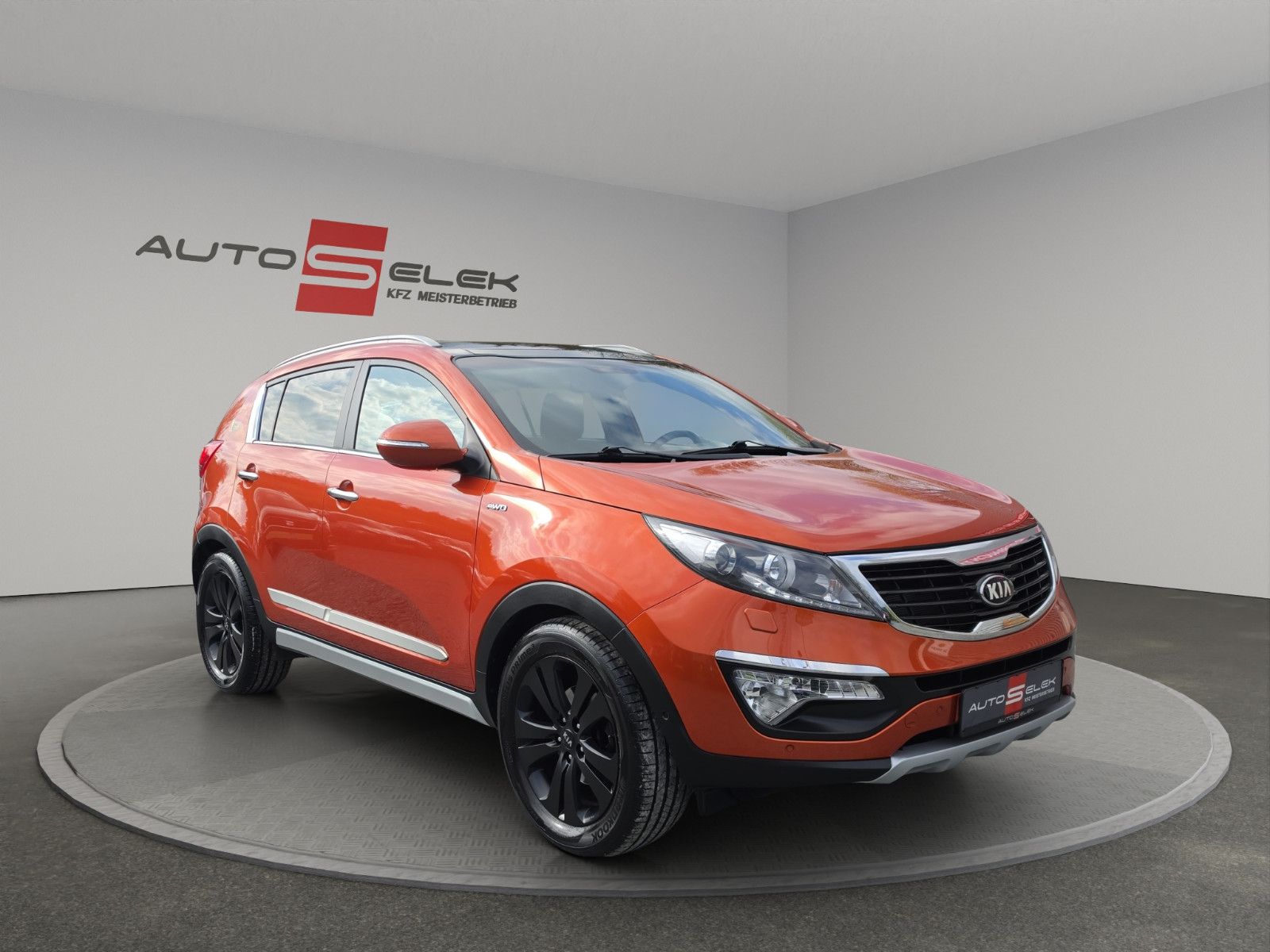 Fahrzeugabbildung Kia Sportage  ALLRAD 4X4 AUTOMAT/PANORAMA/NAVI/XENON