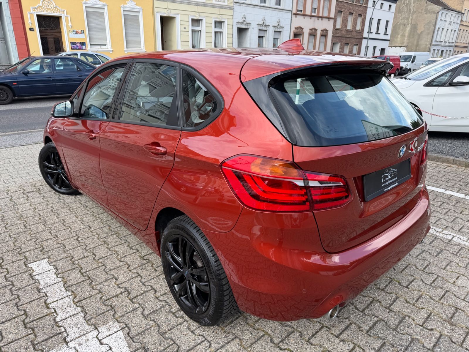 Fahrzeugabbildung BMW 220i Active Tourer NAVI AUTOMATIK LED 2-HAND