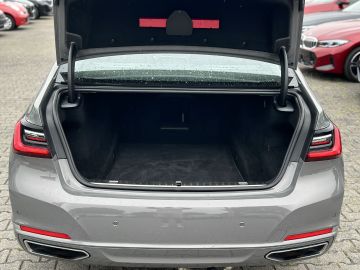 BMW 740 - 7
