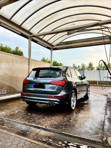 AUDI Audi SQ5 3.0 TDI quattro tiptronic competi...