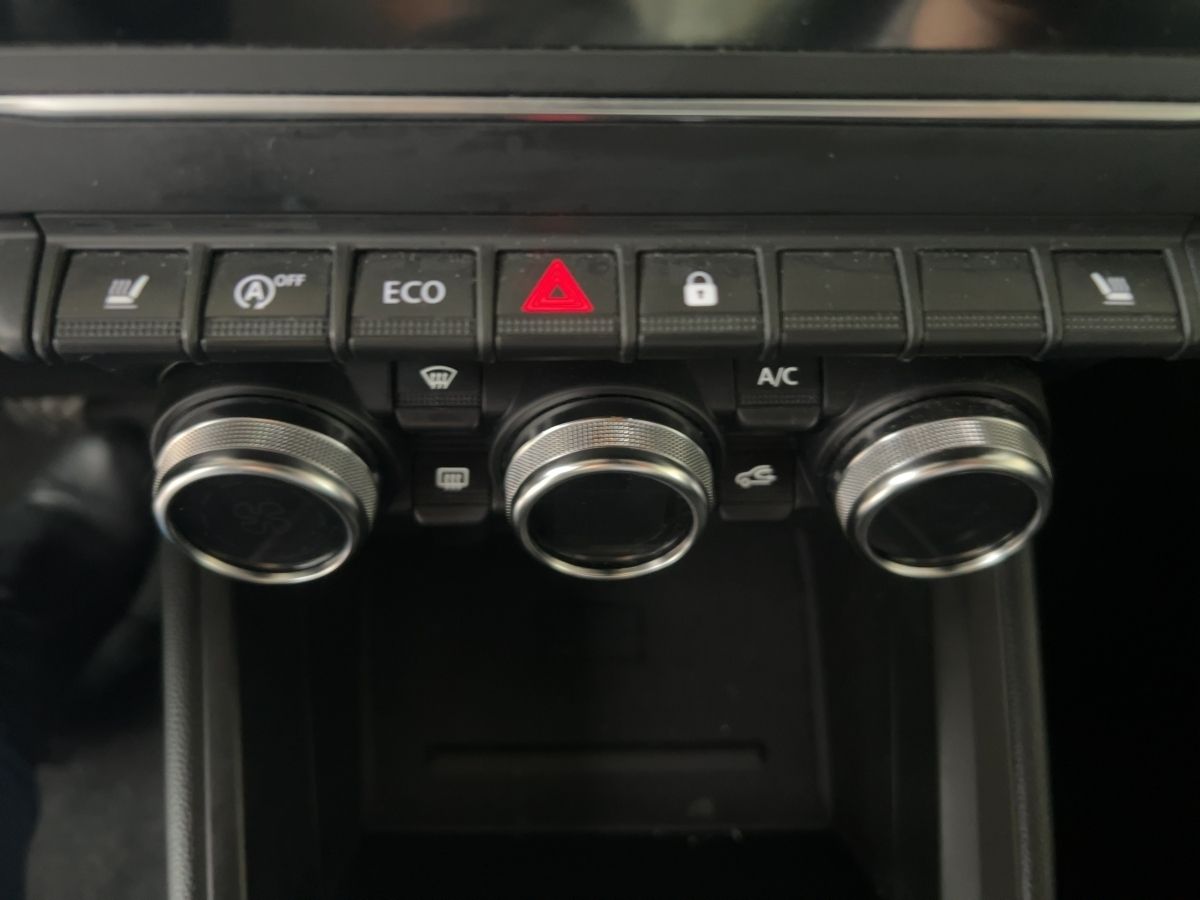 Fahrzeugabbildung Renault Clio INTENS TCe 90 Navi Kamera