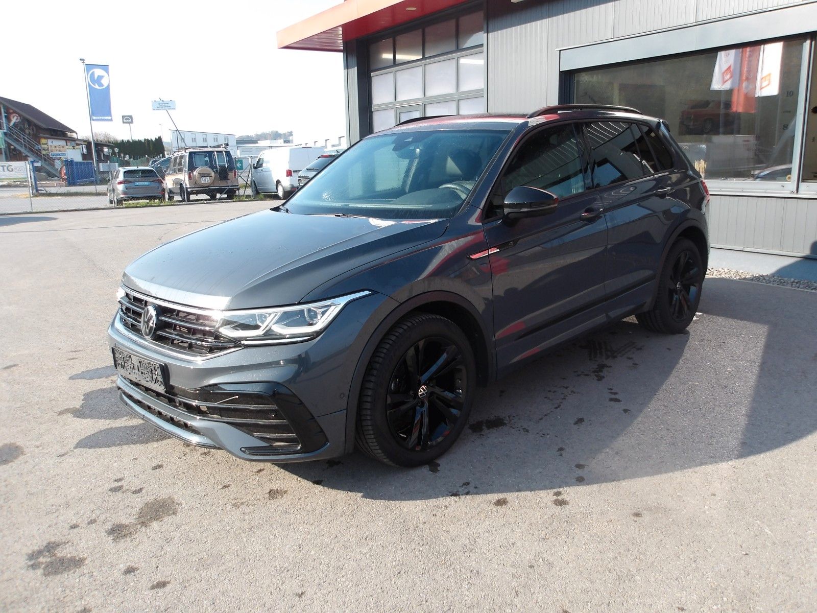 Volkswagen Tiguan R-Line TDI DSG EXP € 19990.-