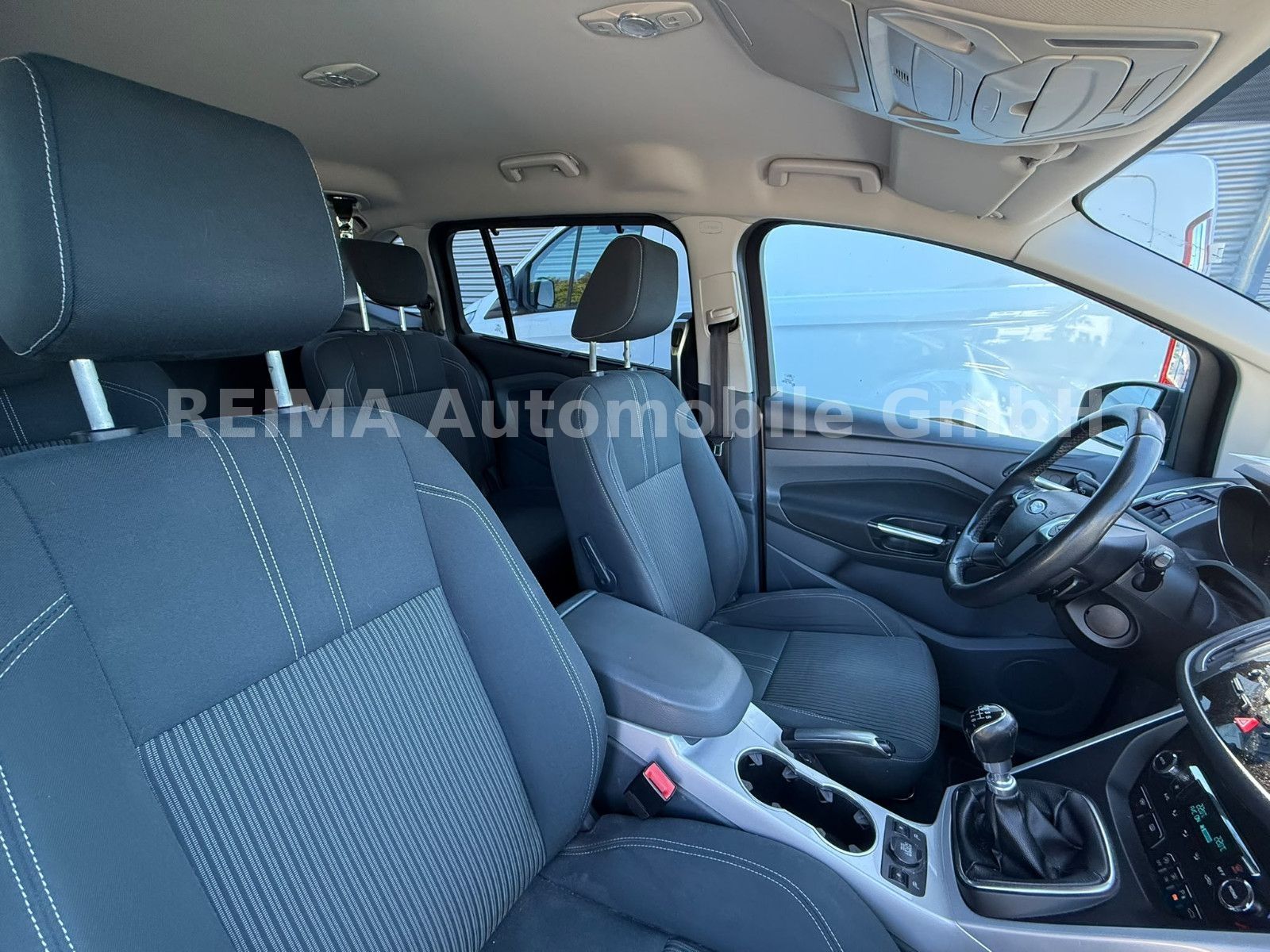 Fahrzeugabbildung Ford Grand C-Max Titanium, 110 KW, TÜV bis 07.2027
