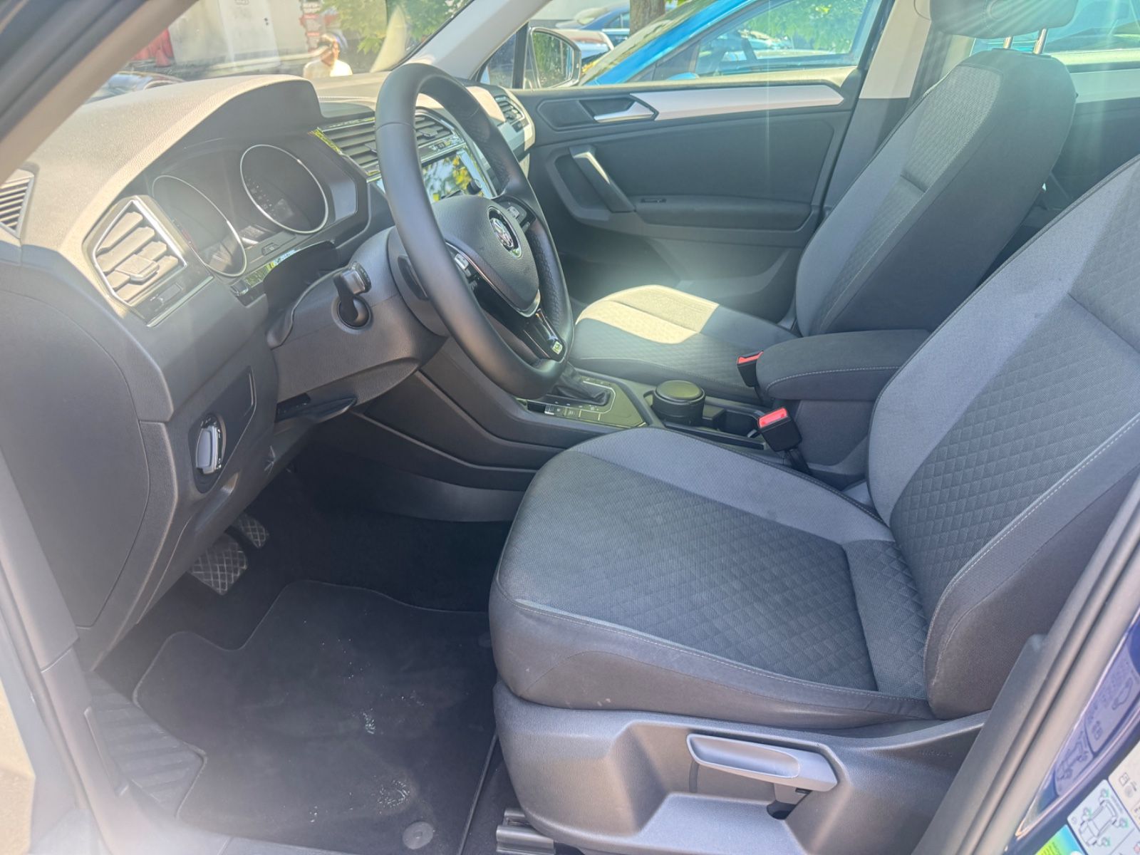 Fahrzeugabbildung Volkswagen Tiguan Comfortline LED+Navi+Kamera+ACC