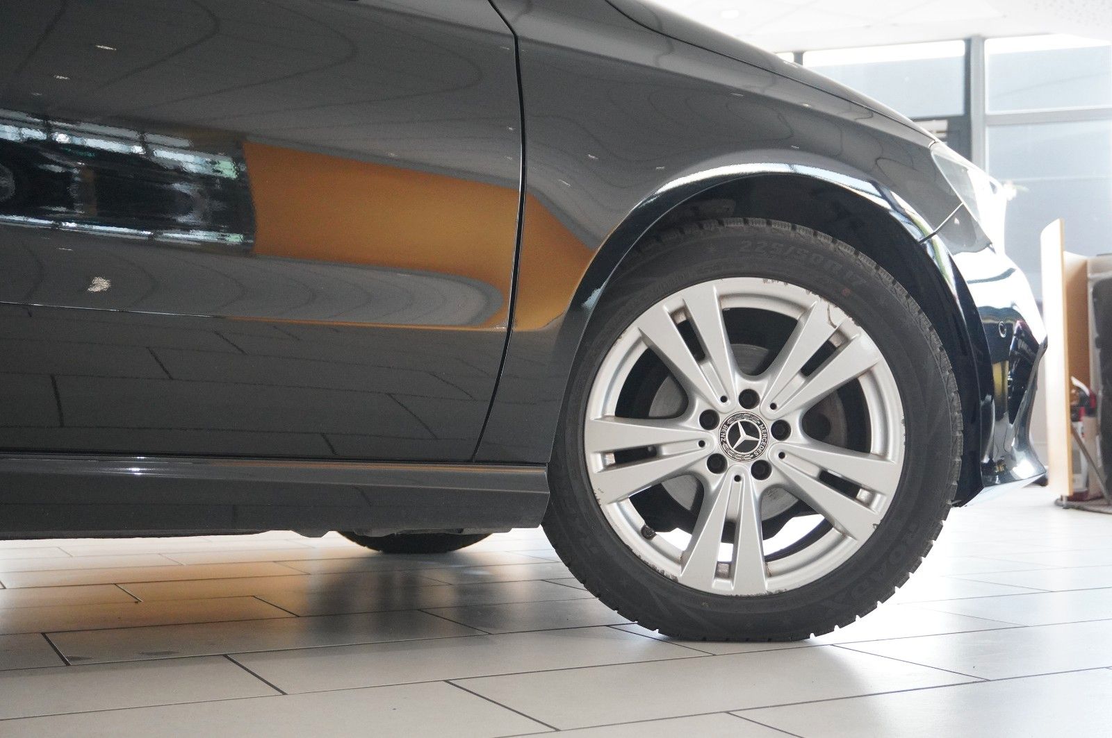 Fahrzeugabbildung Mercedes-Benz A 180D CDI URBAN NAVI/SHZ/PDC/TEMP./SPORT/USB