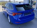 Skoda Octavia Combi 1.5 TSI DSG e-TEC 17"+NAVI-COLUMBU - Skoda Octavia: Blau