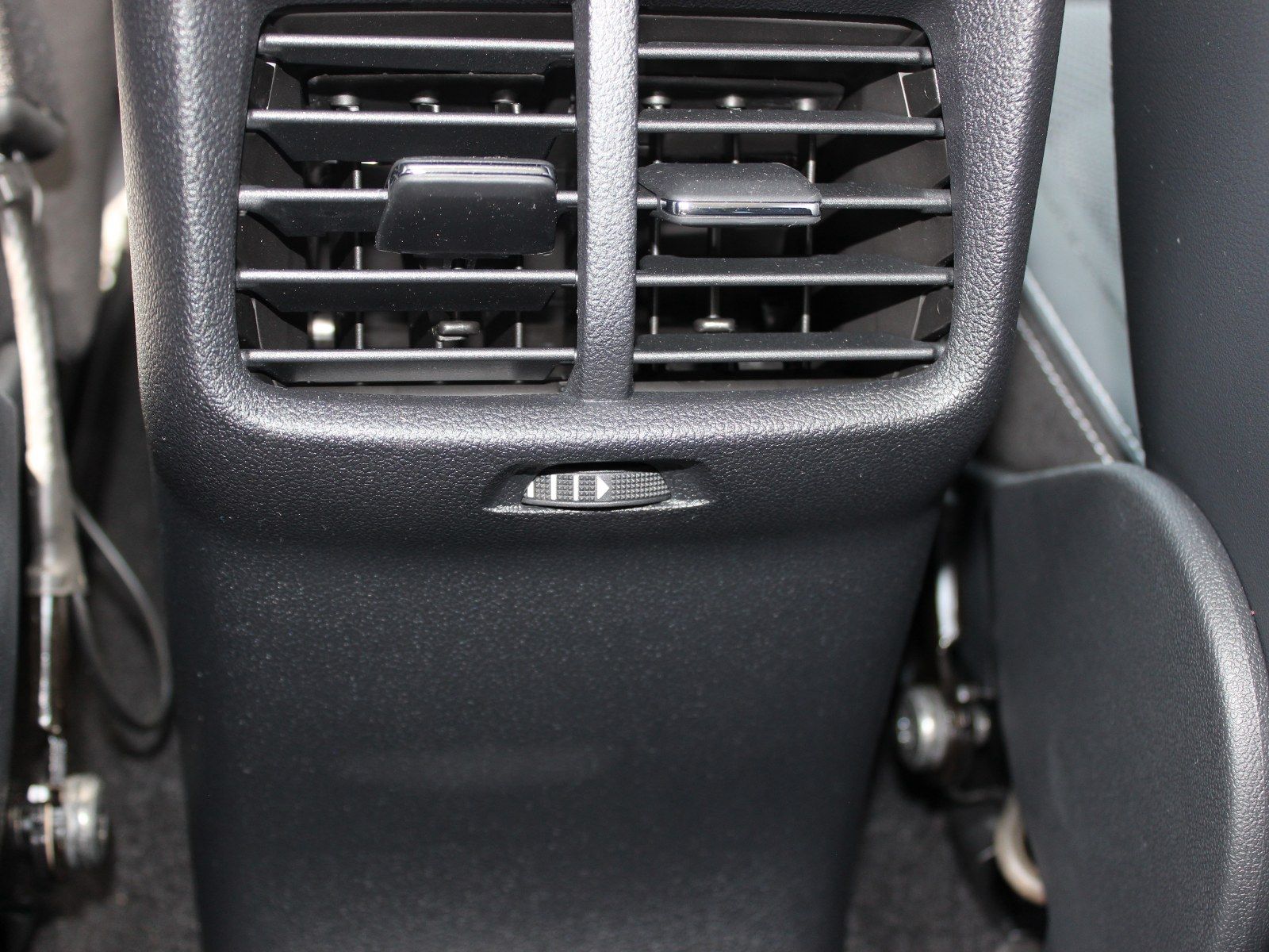 Fahrzeugabbildung Ford Explorer RWD