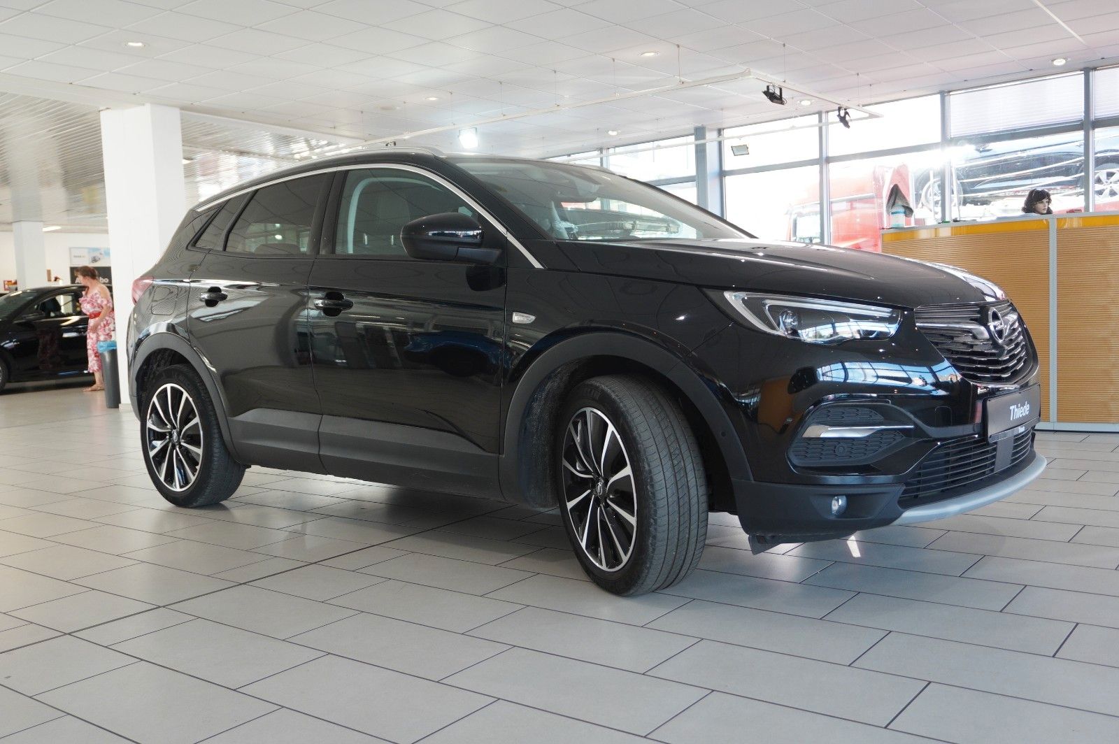 Fahrzeugabbildung Opel Grandland (X) 1.5D ULTIMATE NAVI/LED/360°/SH/AHK