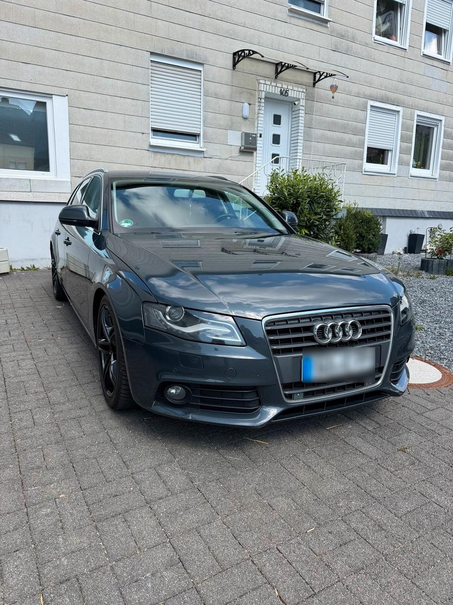 Audi A4 2008 — engine 143 HP (105kW)