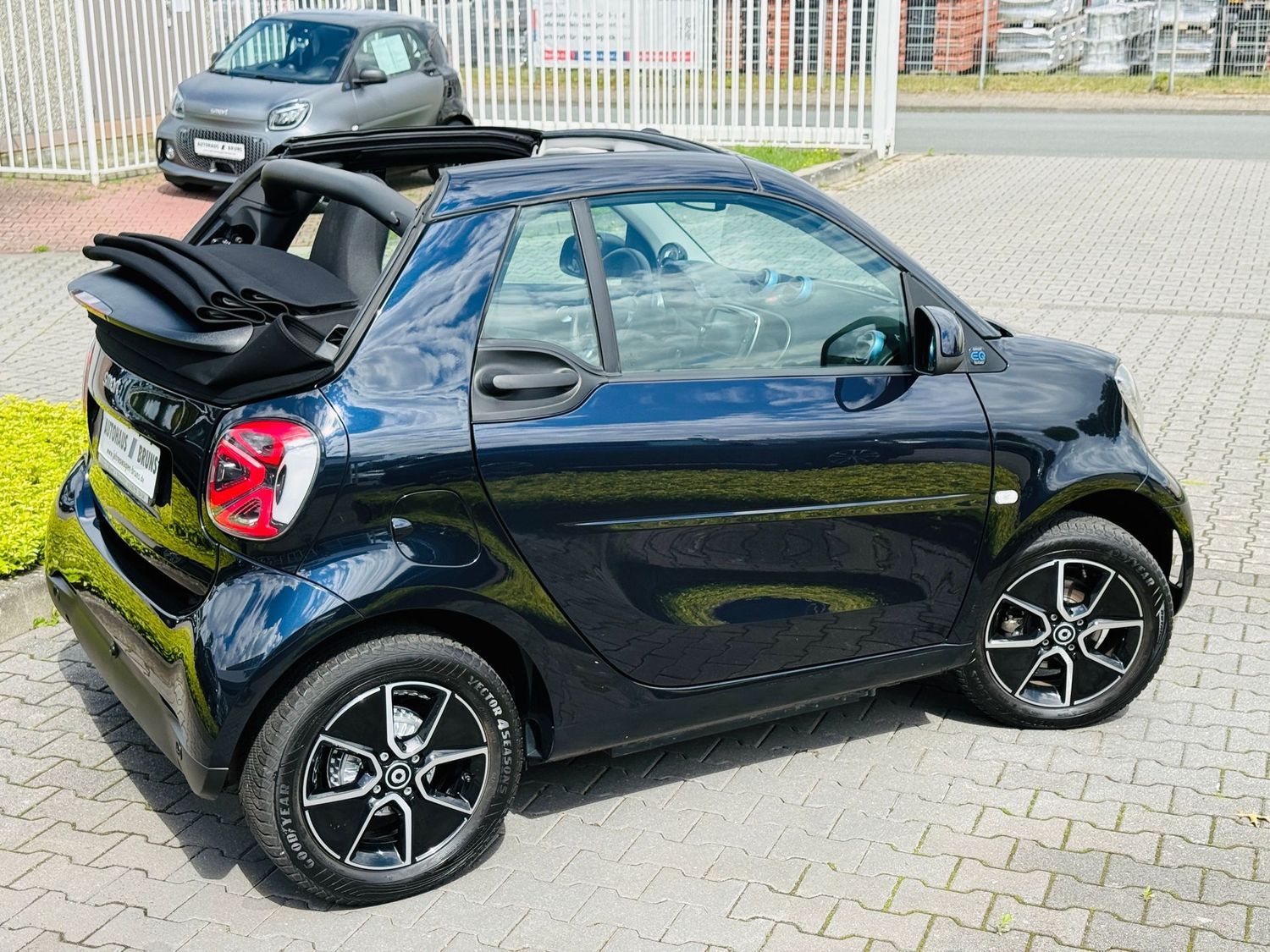 Fahrzeugabbildung Smart forTwo EQ CABRIO EXCLUSIVE, LED, PTS, RFK, W-Pak