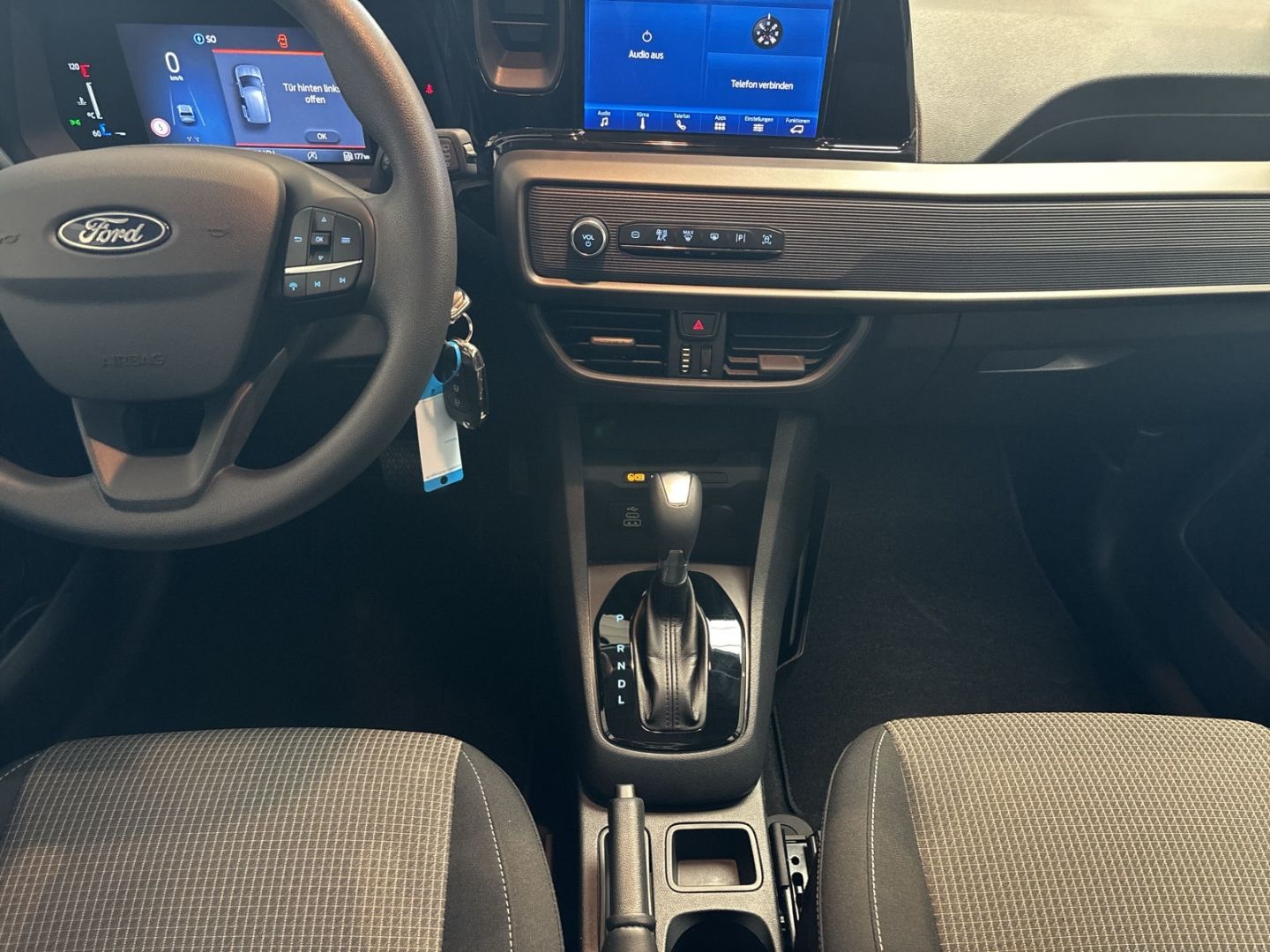 Fahrzeugabbildung Ford Tourneo Courier Trend GJR Klimaautom DAB Spurhal
