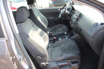 Volkswagen Golf - 10