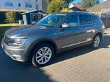 Volkswagen Tiguan Allspace 4x4 2,0 DSG*viele Extras*38tkm* - Volkswagen Tiguan Allspace in Kiel