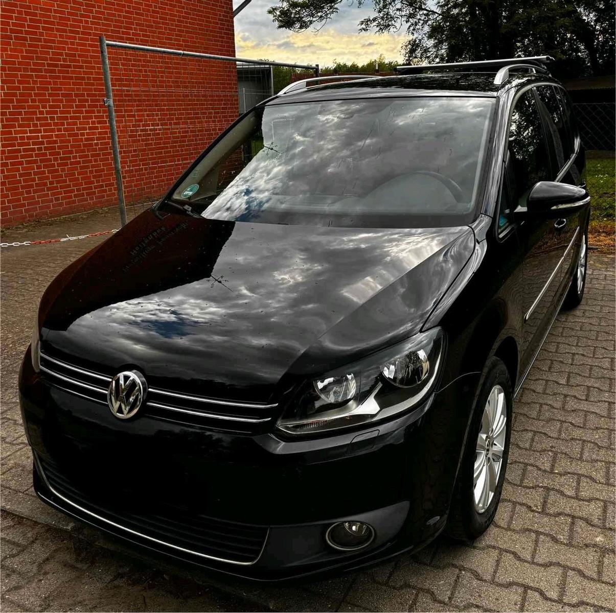 Volkswagen  2011 — вигляд ззаду