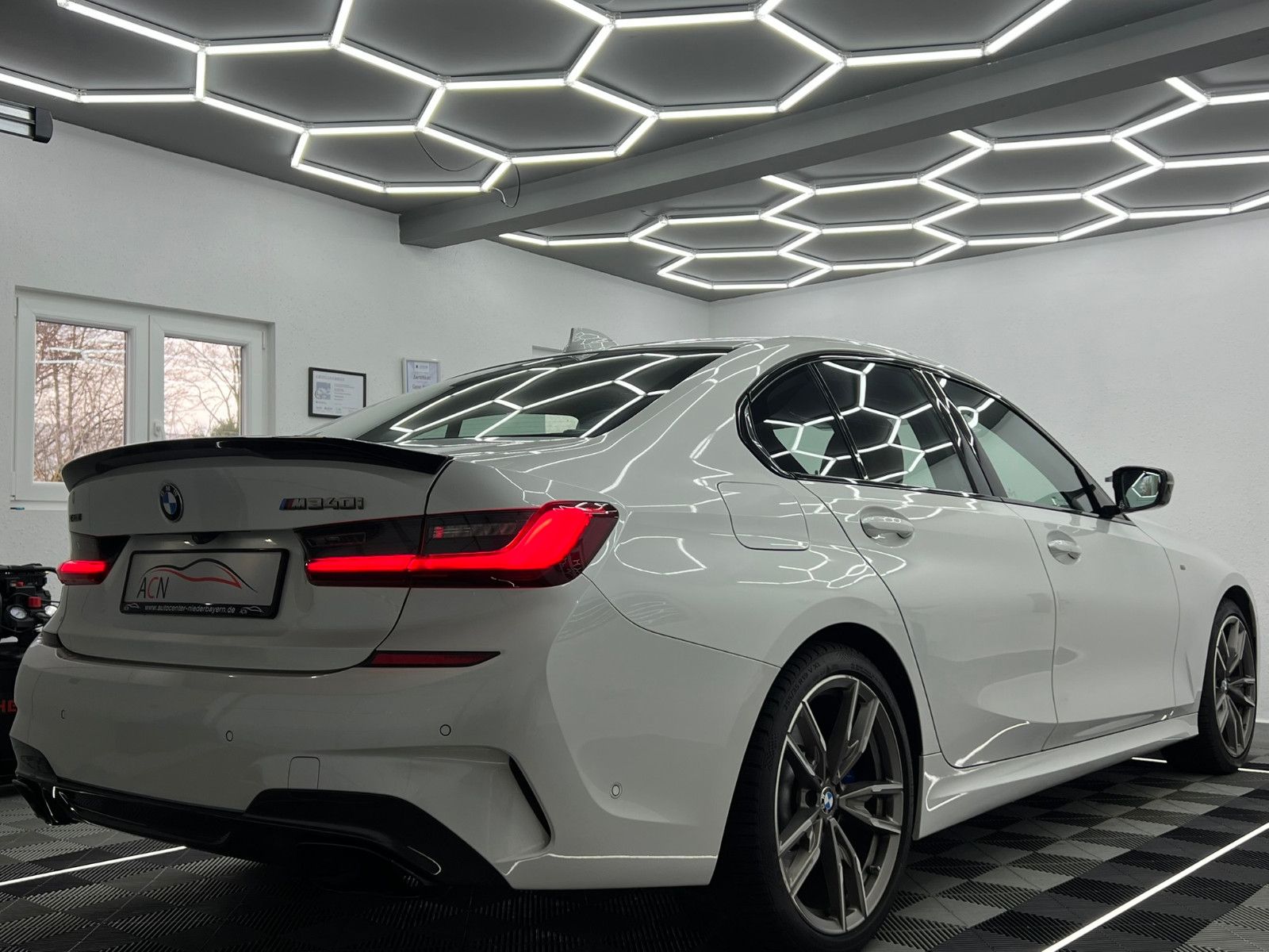 Fahrzeugabbildung BMW M340 i xDrive Lim./AMBI+/H&K/LASER/360*/DE FZG