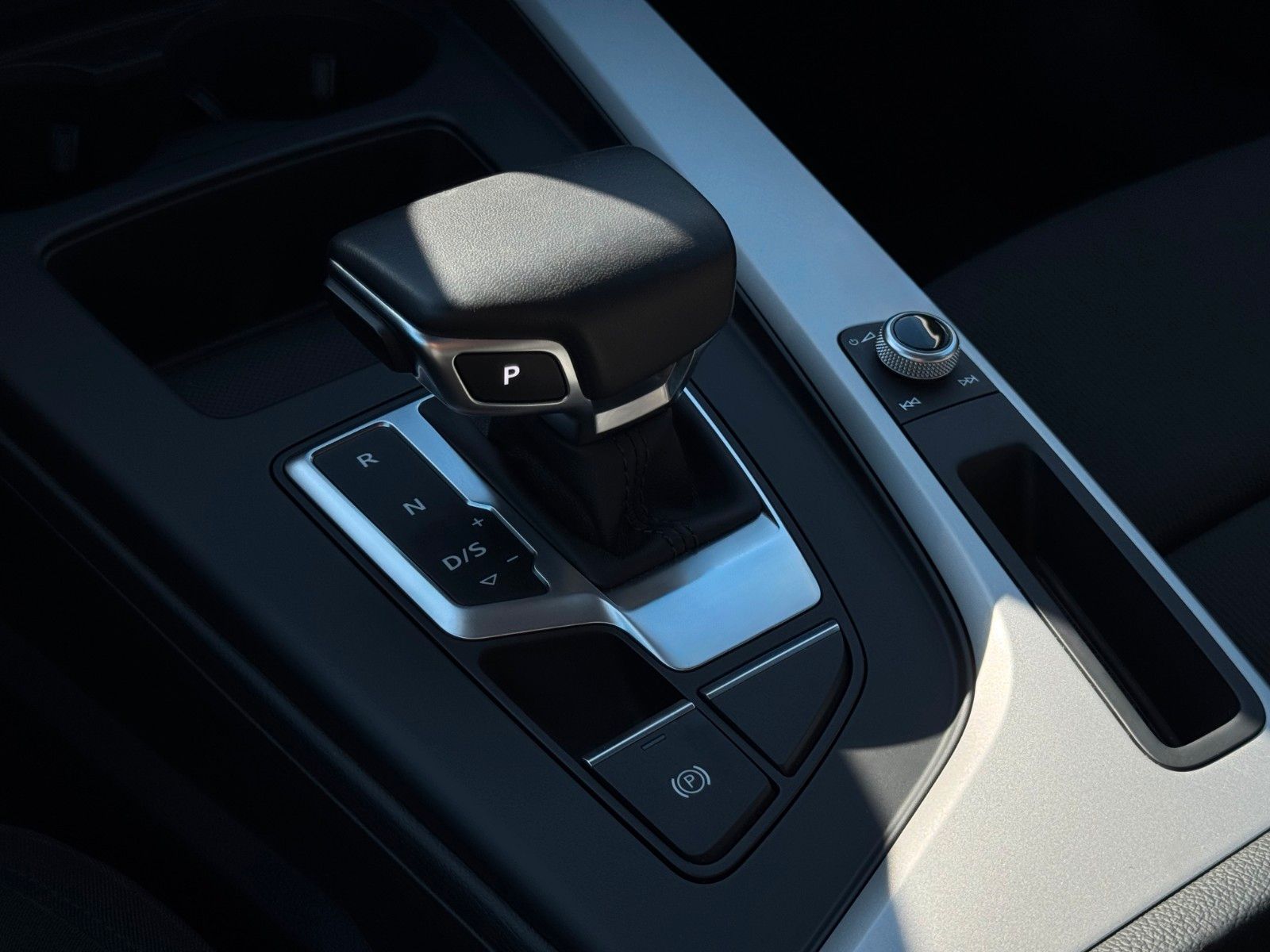 Fahrzeugabbildung Audi A4 Allroad 45 TFSI quattro Pano Temp. Navi SHZ