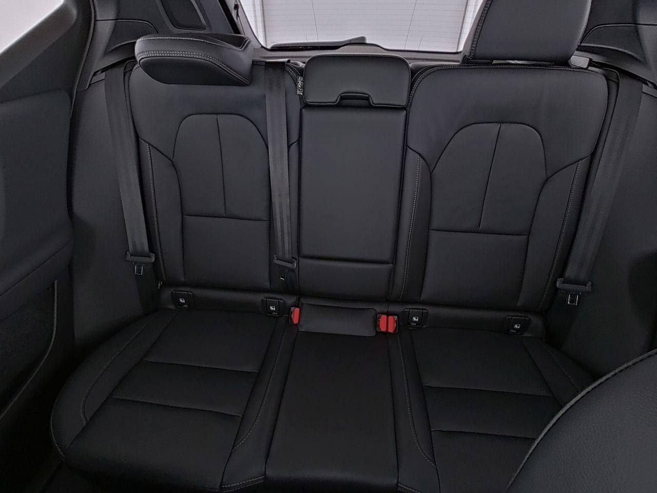 Fahrzeugabbildung Volvo XC40 Ultra Dark 2WD