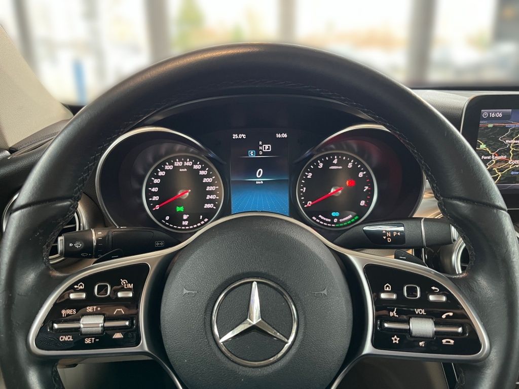 Fahrzeugabbildung Mercedes-Benz C 200 Coupé Distronic+ Navi LED SHZ KeyLess KAM