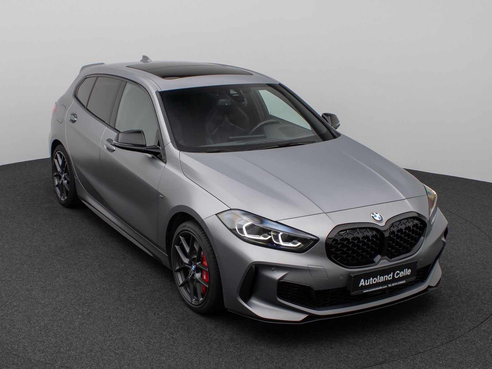 Fahrzeugabbildung BMW M135i xD Panorama Kamera HUD DAB H/K Komfort 18"