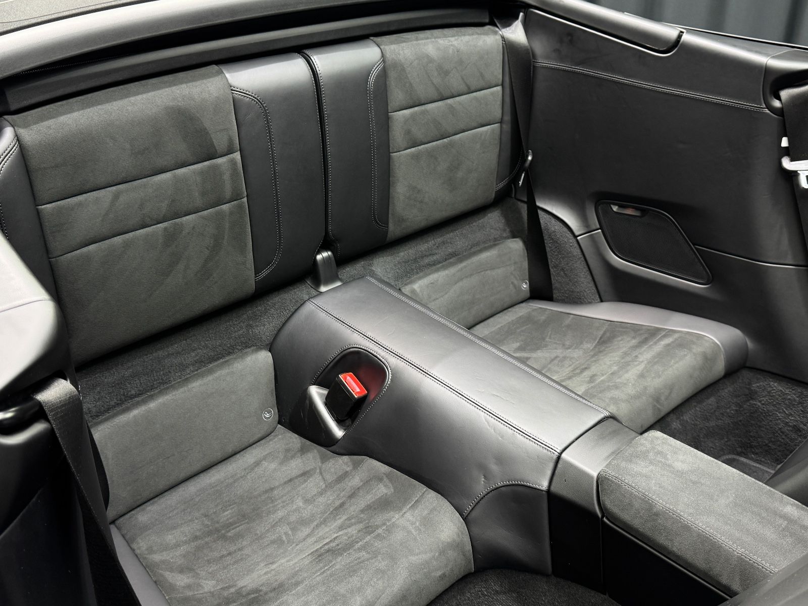 Fahrzeugabbildung Porsche 992.2 911 Carrera GTS T-Hybrid Cabriolet|BOSE|