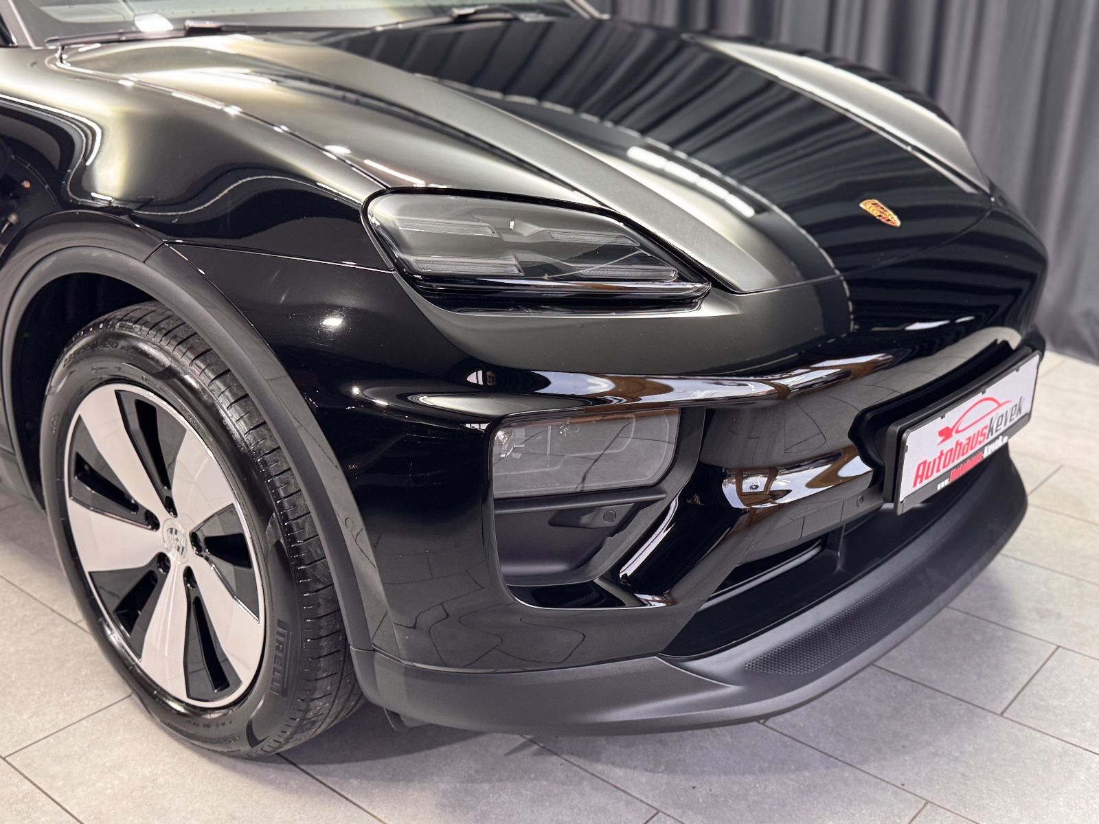 Fahrzeugabbildung Porsche Macan Electric 4|PANORAMA|BOSE|LED|